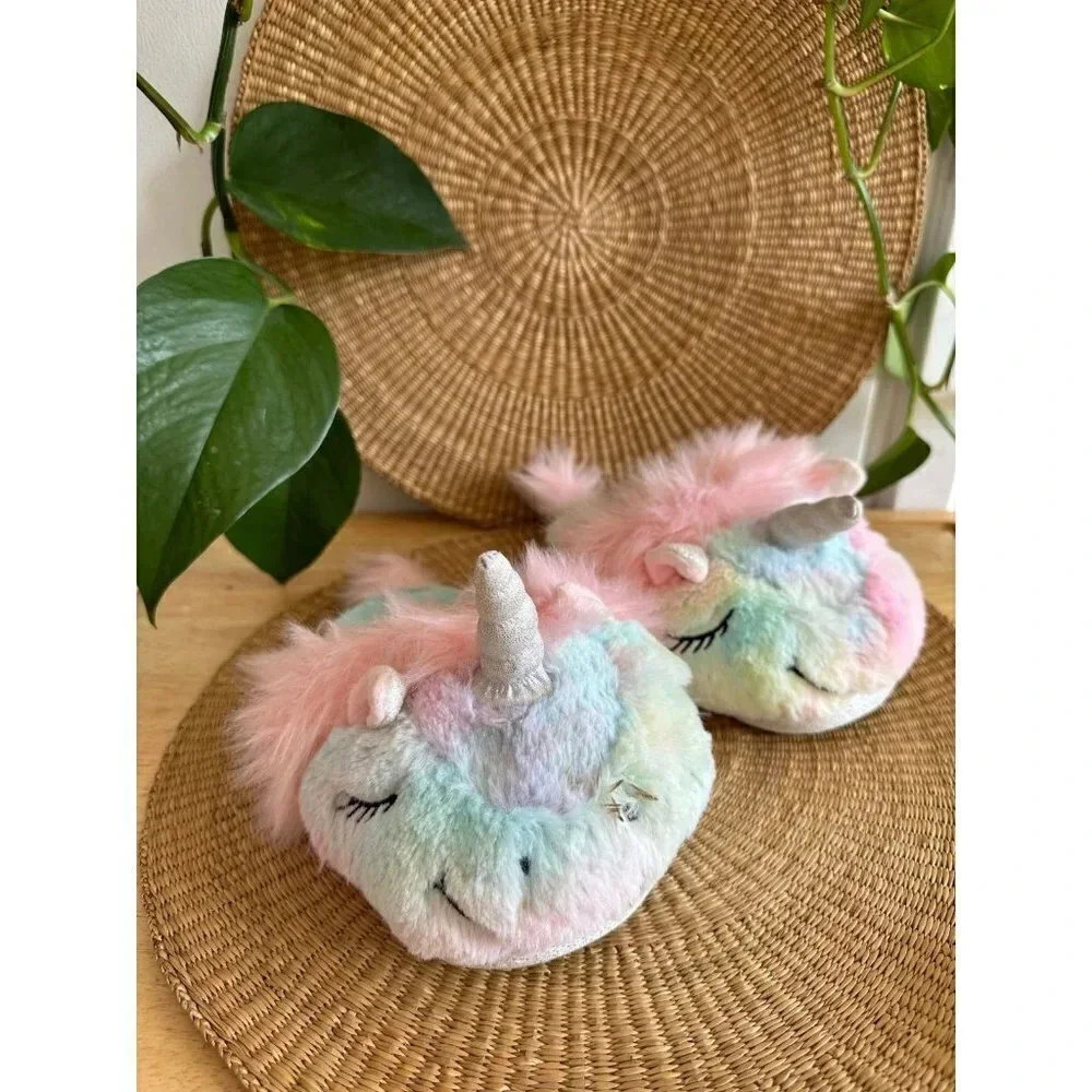 Wonder Nation Kid’s size 13-1 Unicorn slippers